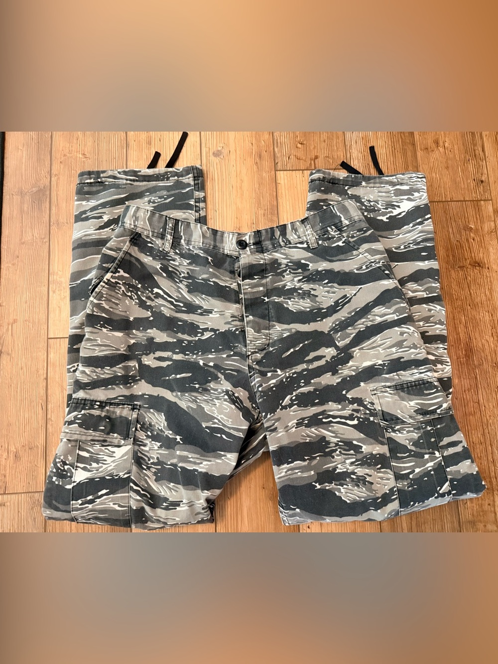 Rothco Tiger Stripe Cargo pants  - Gray & Black Camo medium regular 32 waist